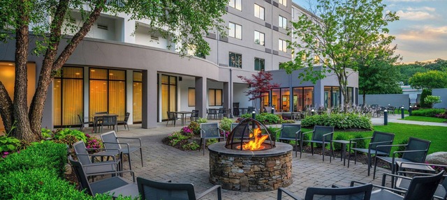 Courtyard by Marriott Providence Lincoln
