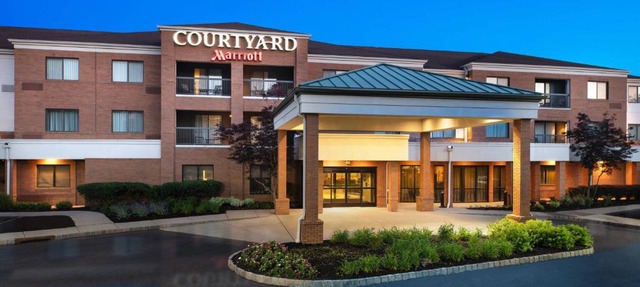 Courtyard by Marriott West Orange