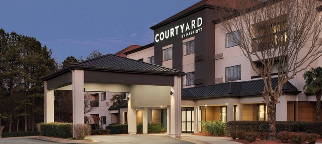 Courtyard Suwanee by Marriott