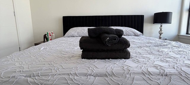 Cozy 1-bedroom apartment in Carteret with rooftop and gym access