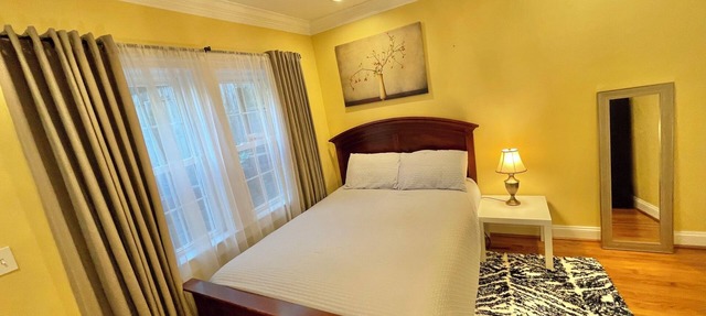 Cozy 1BR with Full Bath & Your Own Entrance, and convenient parking
