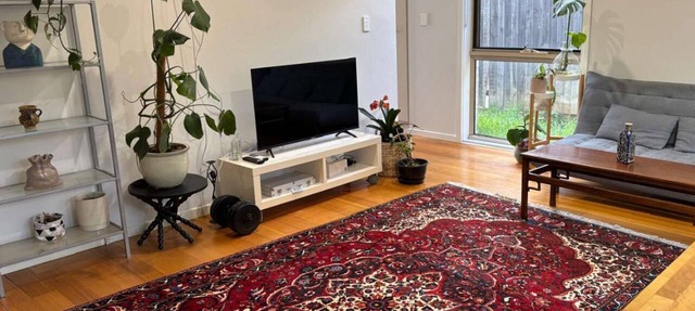 Cozy 2BDR Ivanhoe Unit with Modern Amenities