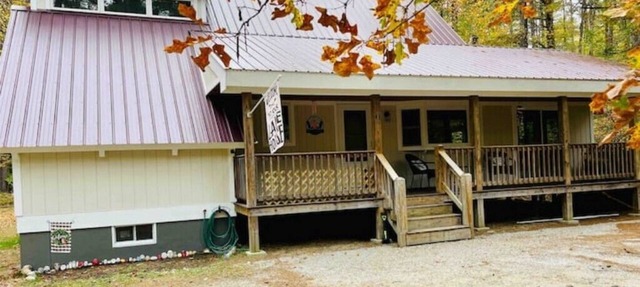 Cozy 3-bdrm with Ossipee Lake access, near White Mntns, Skiing, Shopping, Hiking