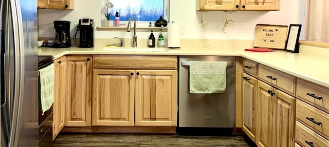 Cozy Alaskan Stay: 3BR home, aurora views + garage