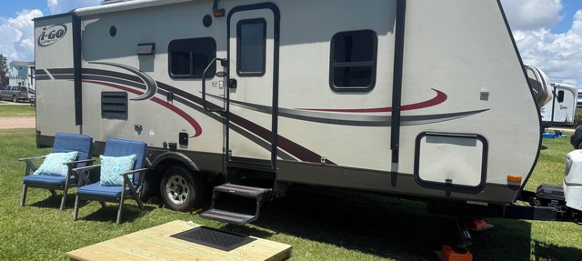 Cozy Beach Camper Minutes to Sand & Surf