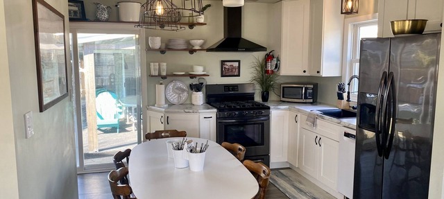 Cozy Beach Cottage in North Cape May - Home of Beautiful Sunsets