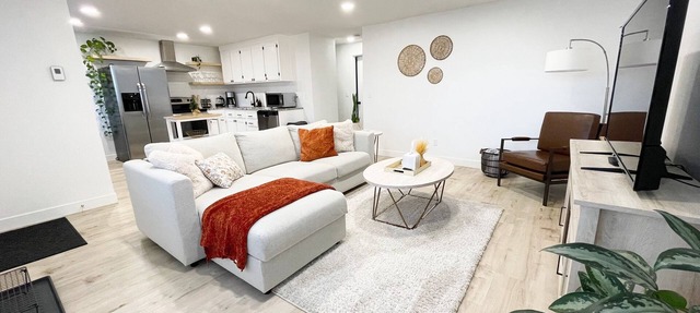 Cozy Boho Inspired Duplex - with 4 person HOTUB!