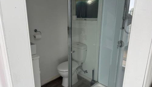 Cozy Budget Studio with Private Bath Backyard at Werribee