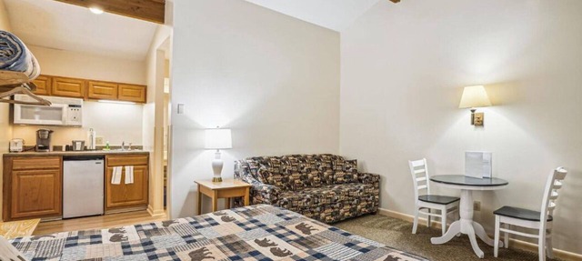 Cozy Cedarbrook Studio - Minutes to Killington, Pico, & Okemo!