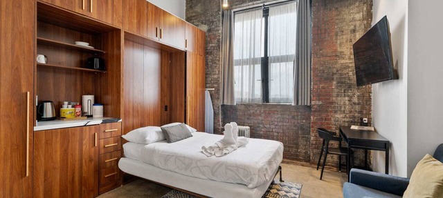 Cozy! Micro Loft apartment Shadyside, sleeps 1