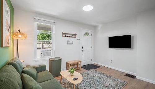 Cozy & Modern 1 Bdr Apt Natrona