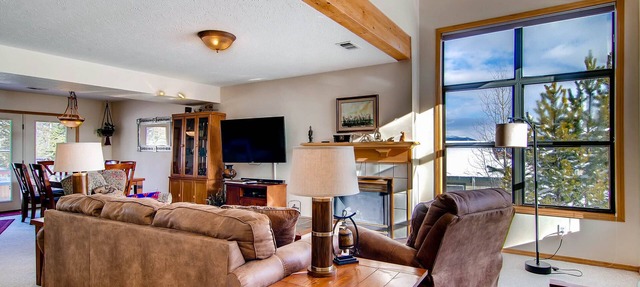 Cozy Mountain Getaway with Hot Tub, Spacious Deck & All-Season Fun Awaits!