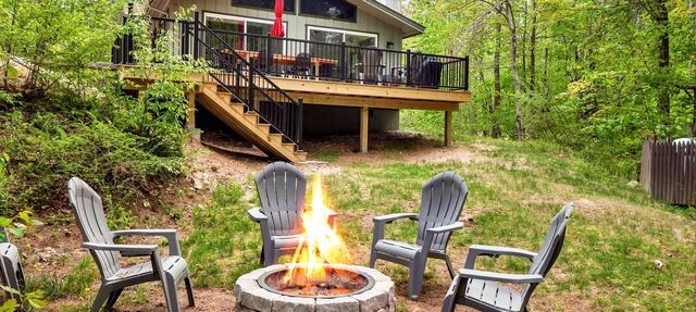 Cozy, Pet-Friendly Escape Near Lake & Mountains