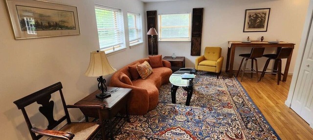 Cozy private 2 bed apartment in Shelburne Falls