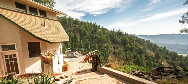 Cozy Rustic Mountain Home with Breathtaking views