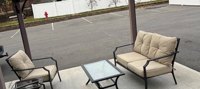 Cozy, Safe,Secure 1-bedroom apartment with WiFi centrally located in Schenectady