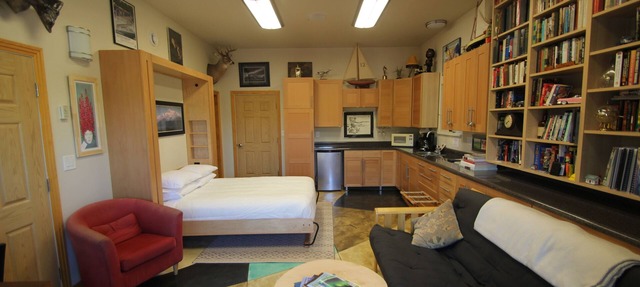 Cozy Studio apartment with a Courtyard