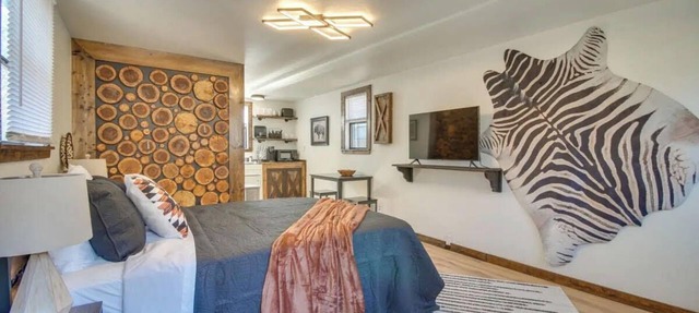 Cozy Studio Cabin! Close to Downtown Siloam Springs