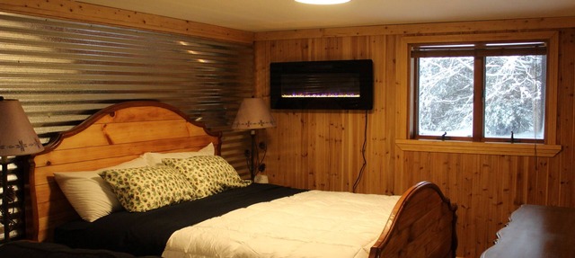 Cozy studio with WiFi and fitness room in Springfield. Close to Okemo and Magic.