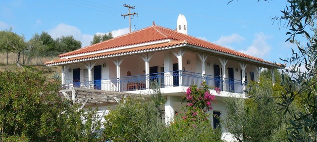 cozy traditional Greek holiday home with sea views in Finikounda