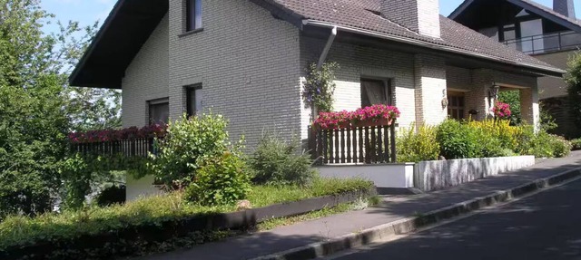 Cozy vacation rental in Adenau—just a 10-minute walk to the Nordschleife!