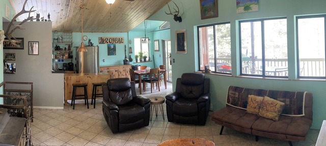 Cozy Weekend Getaway! Enjoy many things in the surrounding area!