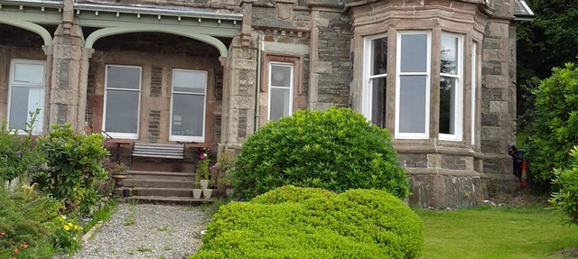 Cragowlet House East - B-listed Grand Victorian property (1200 sq. ft)