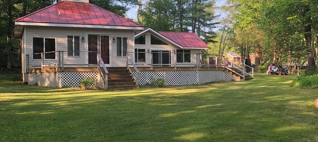 CREEKSIDE CATSKILL MOUNTAIN RETREAT. with weekly discounts.