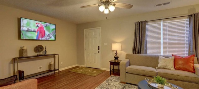 Crestside 7271 · Conveniently located next to I-20/SixFlags/Atlanta