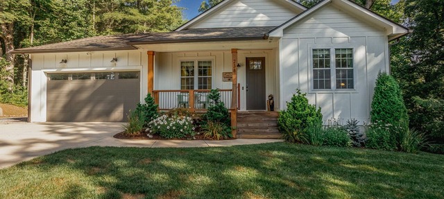 Crooked Maple Cottage | Quaint, Pet-Friendly Home Near Asheville!