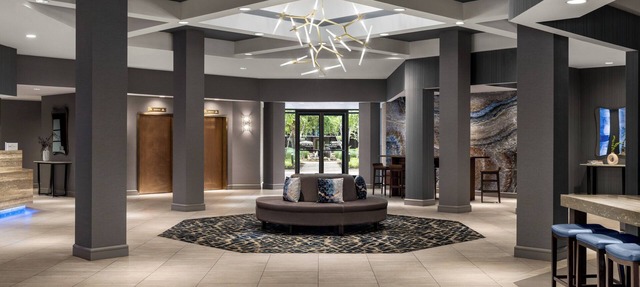 Crowne Plaza Edison by IHG