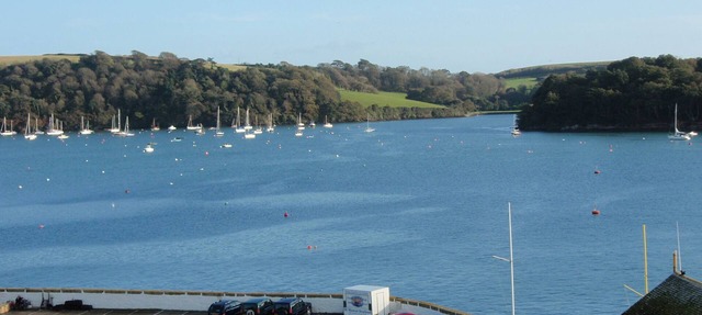 Crows Nest: a modern apartment in the centre of St Mawes with stunning sea views