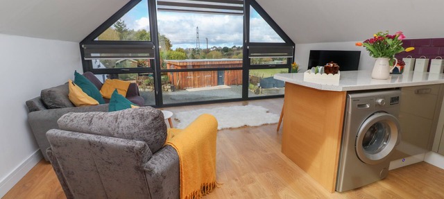 CUCKOO'S REST, romantic, with a garden in Penryn