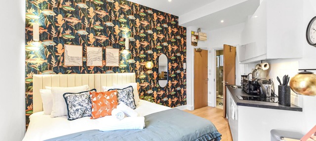 Cute & Compact—Petite Studio with Style!