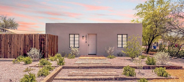 Cute & Cozy 2BR/1BA Adobe w Firepit Near UA & UMC - Low Summer Rates! 🏡🌵🌞