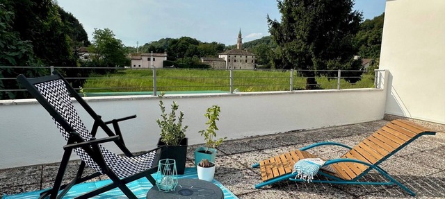 Da Deki apartment with large terrace overlooking Monte Grappa