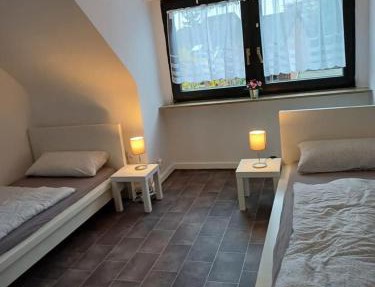 Dachgeschosswohnung in Poll