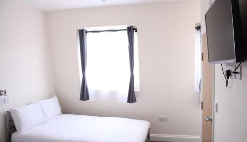 Daisy Hotel