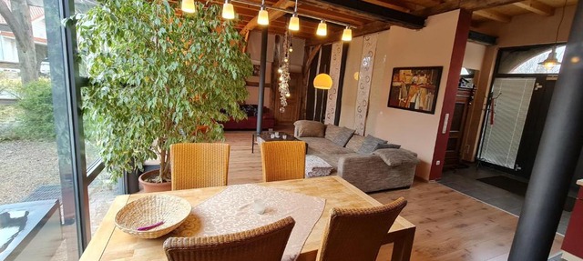 Das Castellchen, Historische Scheune und Garten