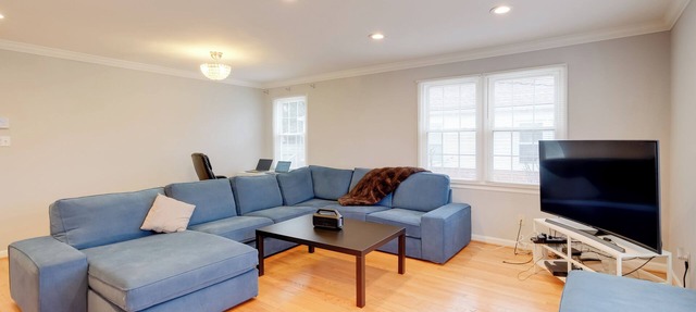 DC Area Home ~ 1 Mi to Metro: WFH Friendly!