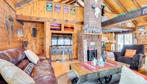 Deck & Fire Pit: Secluded Cabin Near Lake Francis!