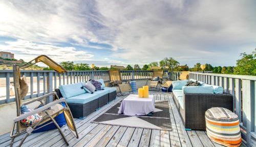 Deck, Putting Green & Views: Albuquerque Oasis