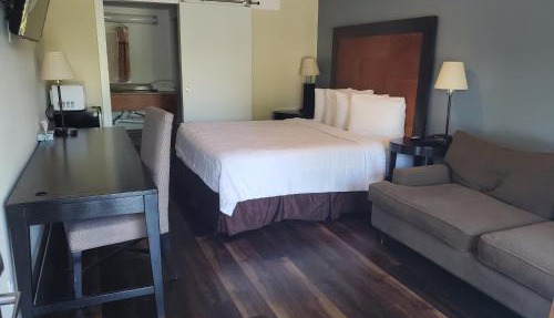 Deerfield Inn & Suites