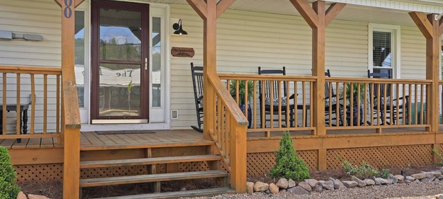 Delightful Appalachian Trail 2-bedroom lodge with AC in Central Damascus
