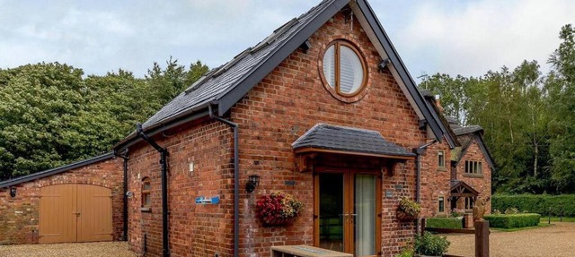 Delightful Cottage with 2 Bedrooms near Knutsford