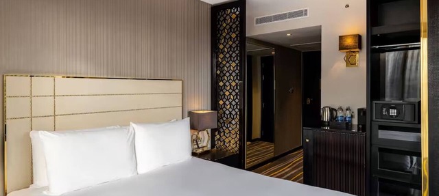 Deluxe Botolph Corner King at Hotel Saint—Near Somerset House and Tower Bridge