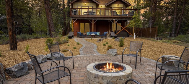 Deschutes Riverfront Home with A/C, Game Room, Hot Tub, Kayaks and Trails