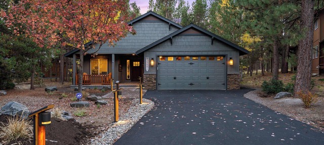 Deschutes Riverhaus | Luxury Retreat, Hot Tub