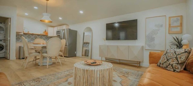Desert ChiC-East Downtown Casita+HoTub+No Pet Fee!