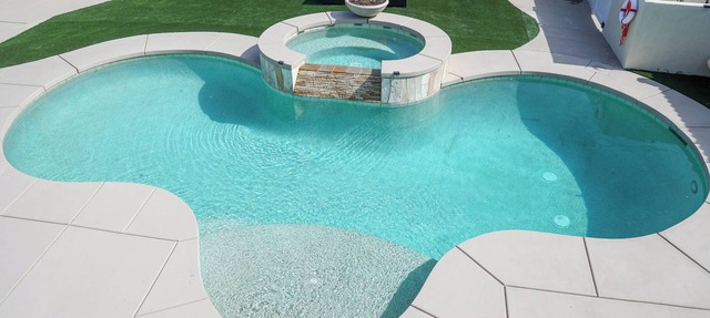 Desert Gem - Spacious home, relaxing pool and spa in Thousand Palms